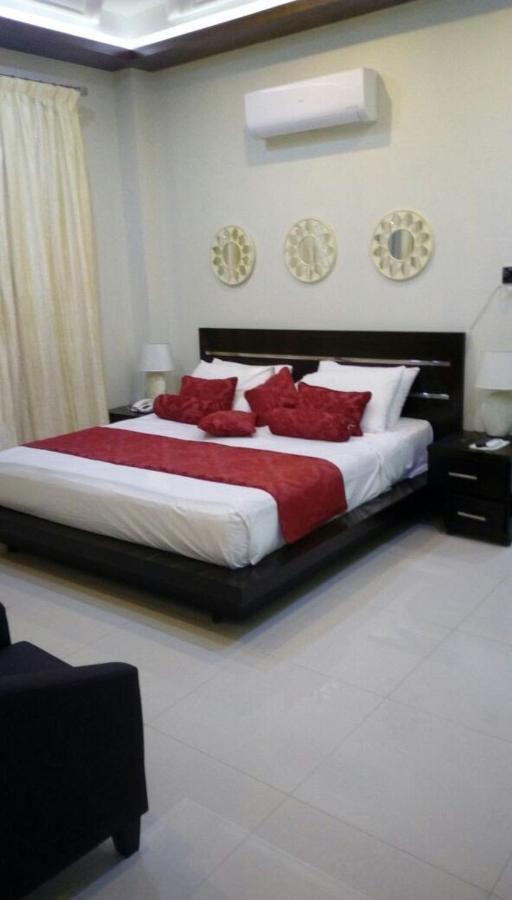 Shahi Palace Hotel Chichawatni Dış mekan fotoğraf