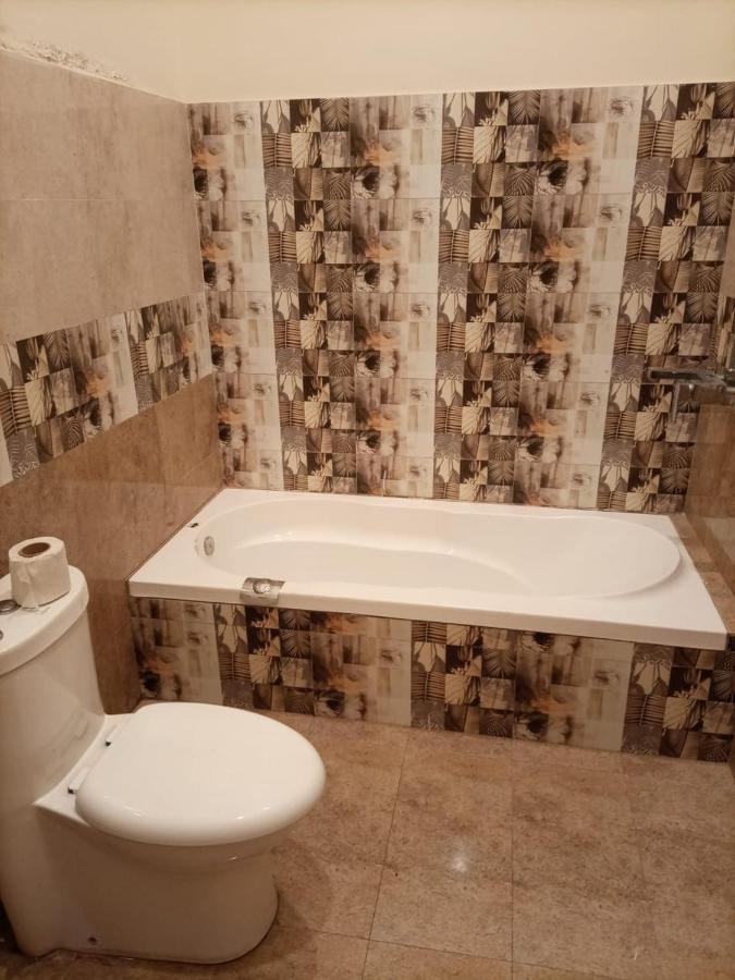 Shahi Palace Hotel Chichawatni Dış mekan fotoğraf